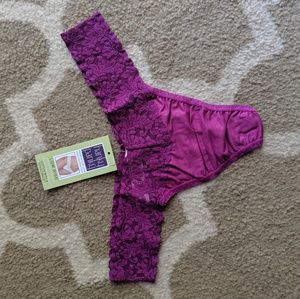 Hanky Panky | low rise thong NWT, one sz
